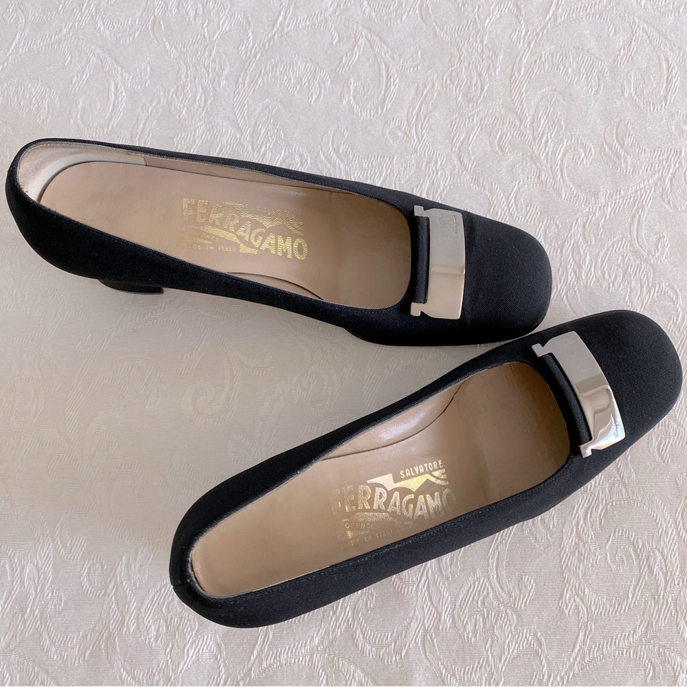 Salvatore Ferragamore black pumps